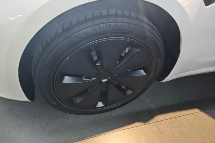 Used Tesla Model 3 2025 Model Revised Rear-Wheel-Drive Version Exterior 4
