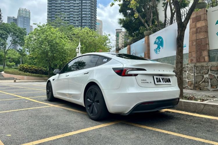 Used Tesla Model 3 2025 Rear-Wheel-Drive Version Exterior 4