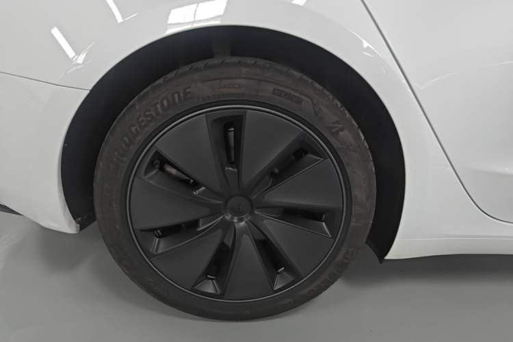 Used Tesla Model 3 2025 Model Revised Rear-Wheel-Drive Version Exterior 5