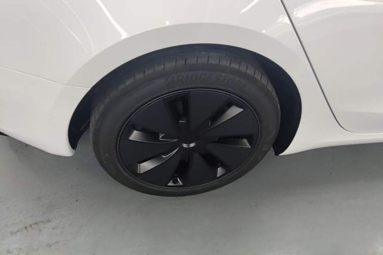 Used Tesla Model 3 2025 Model Revised Rear-Wheel-Drive Version Exterior 5