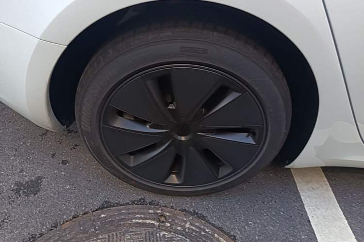 Used Tesla Model 3 2025 Model Revised Rear-Wheel-Drive Version Exterior 5