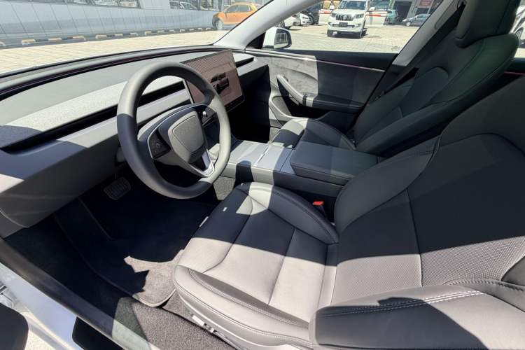 Used Tesla Model 3 2025 Long-Range All-Wheel-Drive Version Exterior 6