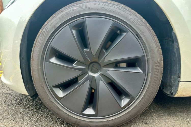 Used Tesla Model 3 2025 Rear-Wheel-Drive Version Exterior 8