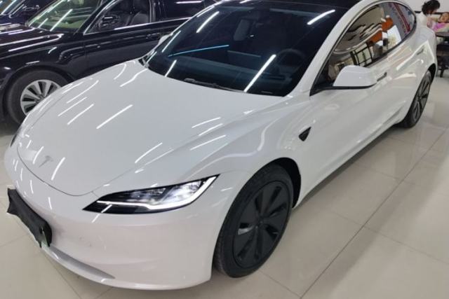 Used Tesla Model 3 2023 Long-Range All-Wheel-Drive Version