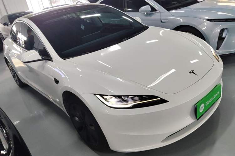 Used Tesla Model 3 2025 Rear-Wheel-Drive Version Front Right 45 Deg