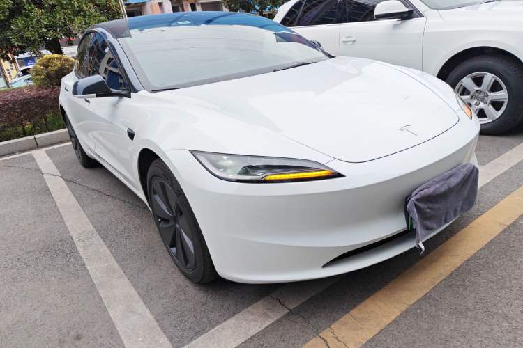 Used Tesla Model 3 2025 Long-Range All-Wheel-Drive Version Front Right 45 Deg
