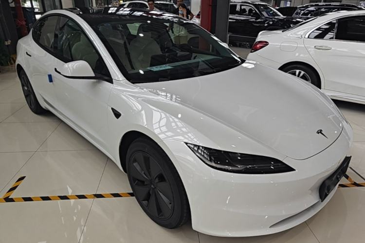 Used Tesla Model 3 2025 Rear-Wheel-Drive Version Front Right 45 Deg