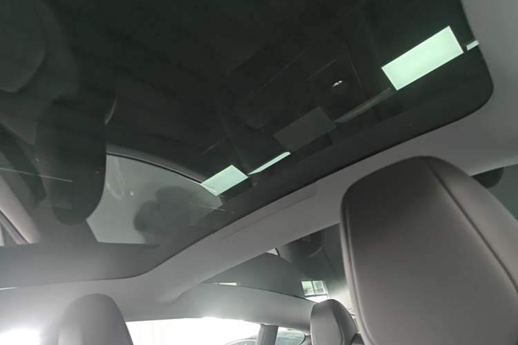 Used Tesla Model 3 2025 Model Revised Rear-Wheel-Drive Version Headliner