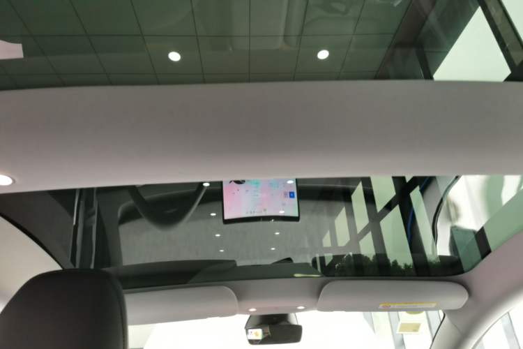 Used Tesla Model 3 2025 Model Revised Rear-Wheel-Drive Version Headliner