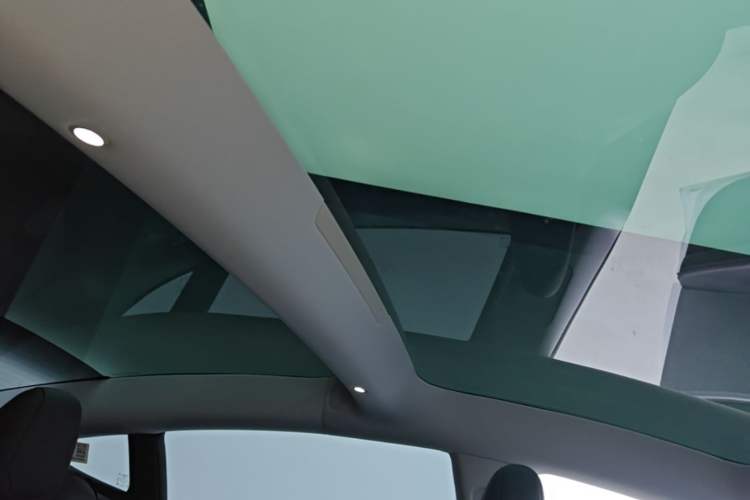 Used Tesla Model 3 2025 Rear-Wheel-Drive Version Headliner