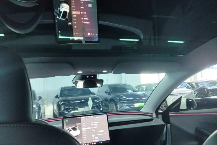 Used Tesla Model 3 2025 Rear-Wheel-Drive Version Headliner