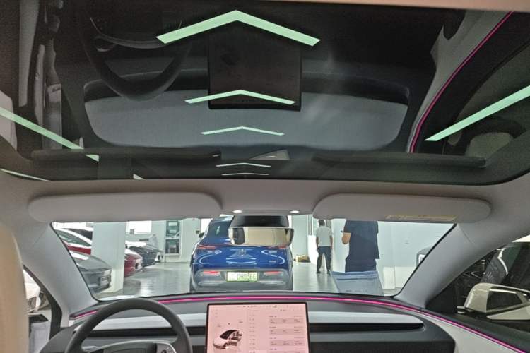 Used Tesla Model 3 2025 Model Revised Rear-Wheel-Drive Version Headliner