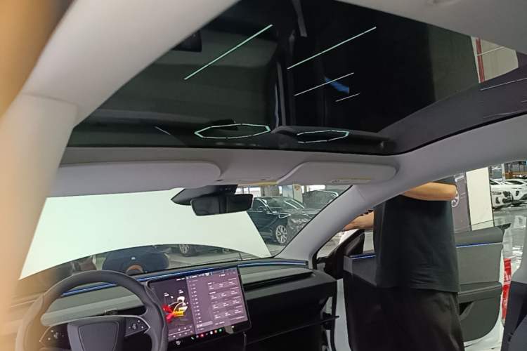 Used Tesla Model 3 2025 Model Revised Rear-Wheel-Drive Version Headliner