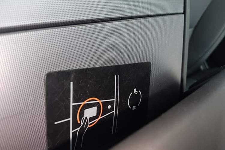 Used Tesla Model 3 2025 Rear-Wheel-Drive Version Interior 1