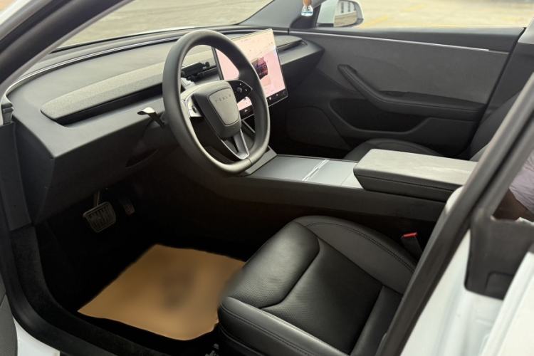 Used Tesla Model 3 2025 Model Long-Range Rear-Wheel-Drive Version Interior 2