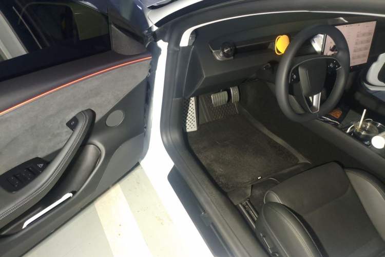 Used Tesla Model 3 2025 Model Revised High-Performance All-Wheel-Drive Version Interior 3