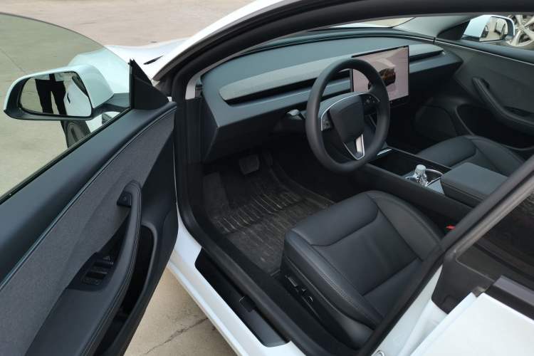 Used Tesla Model 3 2025 Model Revised Rear-Wheel-Drive Version Interior 3
