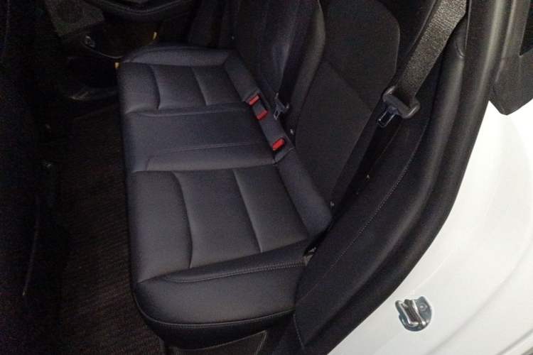 Used Tesla Model 3 2025 Model Revised Rear-Wheel-Drive Version Interior 4