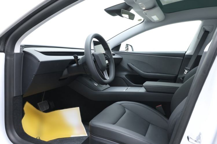 Used Tesla Model 3 2025 Model Revised Rear-Wheel-Drive Version Interior 5