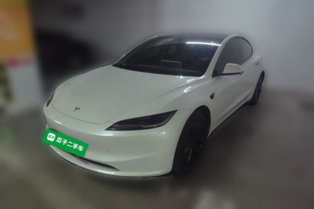Ojetý Tesla Model 3 2025 Rear-Wheel-Drive Version
