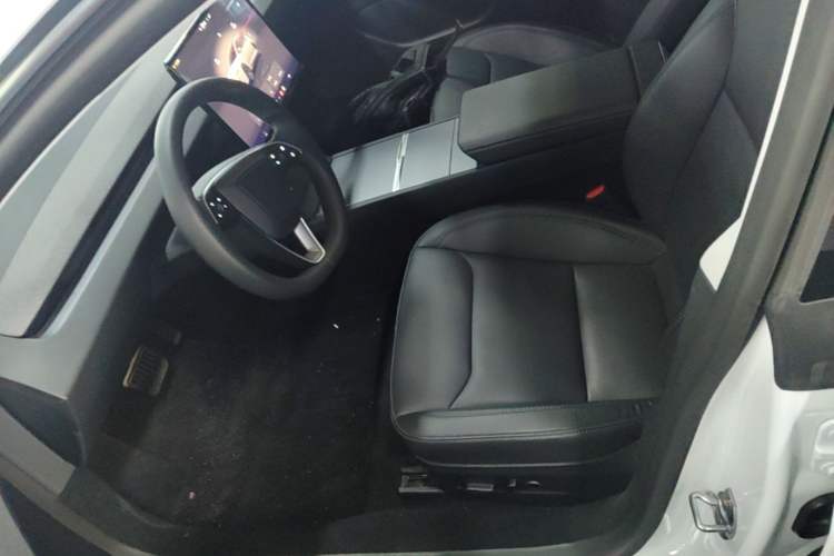 Used Tesla Model 3 2025 Rear-Wheel-Drive Version Left Front Seat