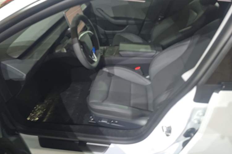 Used Tesla Model 3 2025 Rear-Wheel-Drive Version Left Front Seat