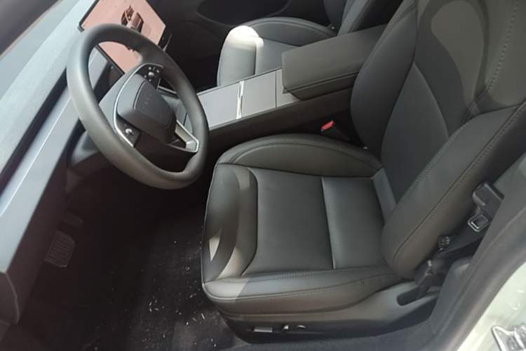 Used Tesla Model 3 2025 Rear-Wheel-Drive Version Left Front Seat