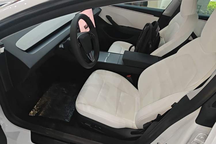 Used Tesla Model 3 2025 Rear-Wheel-Drive Version Left Front Seat