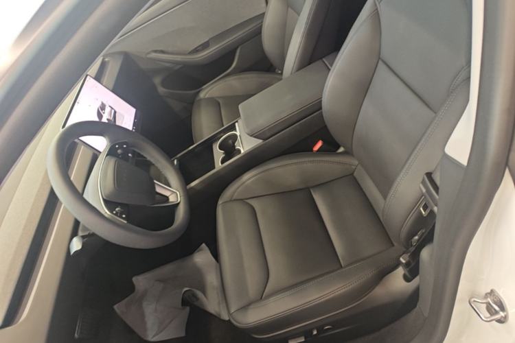 Used Tesla Model 3 2025 Rear-Wheel-Drive Version Left Front Seat