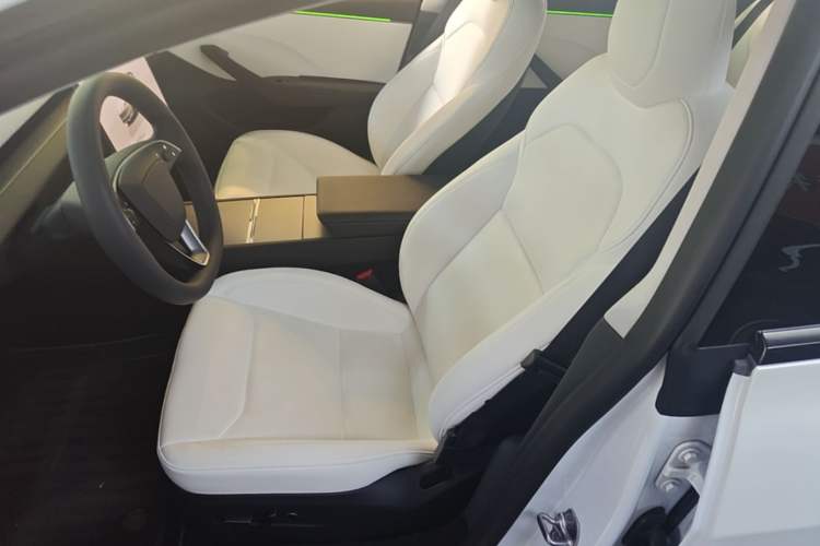 Used Tesla Model 3 2025 Rear-Wheel-Drive Version Left Front Seat