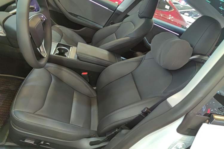 Used Tesla Model 3 2025 Rear-Wheel-Drive Version Left Front Seat