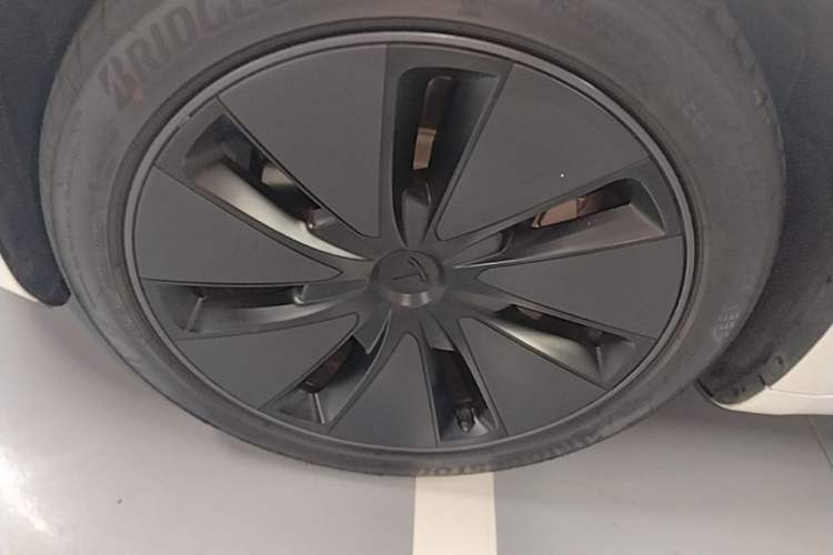 Used Tesla Model 3 2025 Rear-Wheel-Drive Version Left Front Wheel Hub