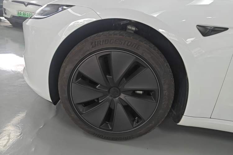 Used Tesla Model 3 2025 Model Revised Rear-Wheel-Drive Version Left Front Wheel Hub