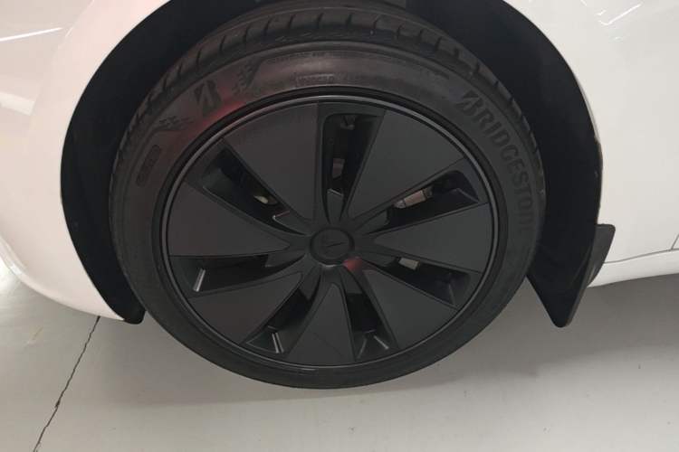 Used Tesla Model 3 2025 Model Revised Rear-Wheel-Drive Version Left Front Wheel Hub