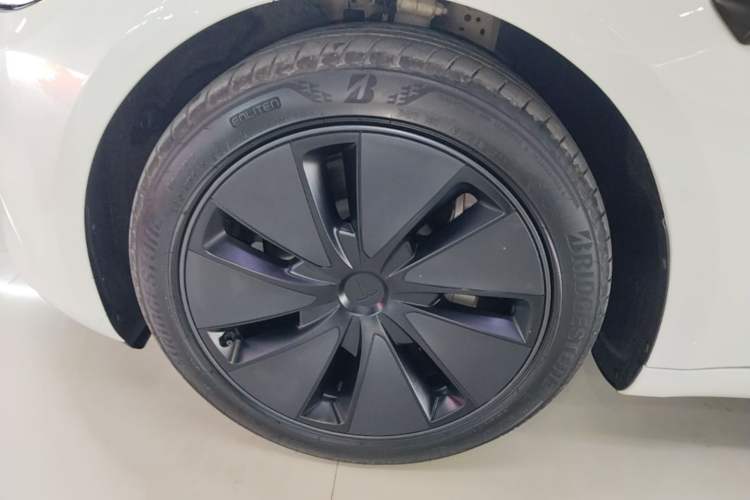 Used Tesla Model 3 2025 Model Revised Long-Range All-Wheel-Drive Version Left Front Wheel Hub
