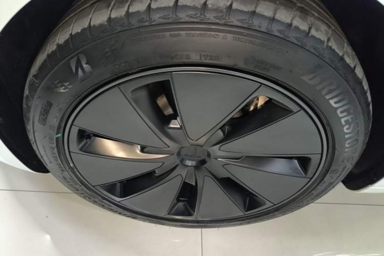 Used Tesla Model 3 2025 Rear-Wheel-Drive Version Left Front Wheel Hub