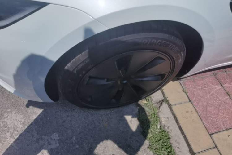Used Tesla Model 3 2025 Long-Range All-Wheel-Drive Version Left Front Wheel Hub