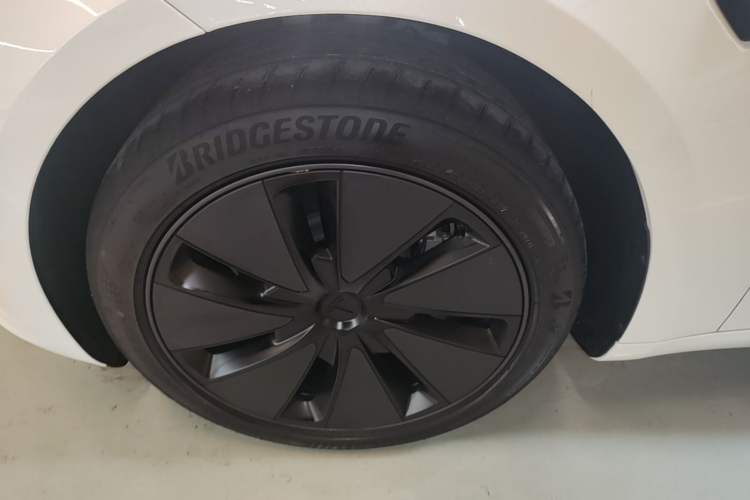 Used Tesla Model 3 2025 Model Revised Rear-Wheel-Drive Version Left Front Wheel Hub