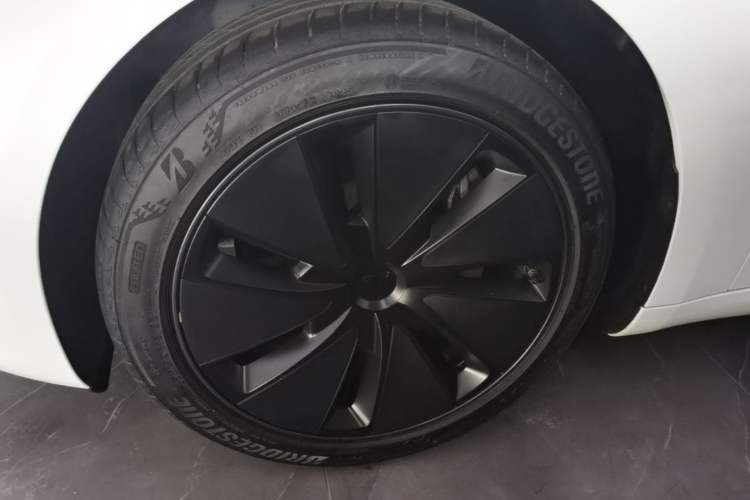 Used Tesla Model 3 2025 Model Revised Rear-Wheel-Drive Version Left Front Wheel Hub