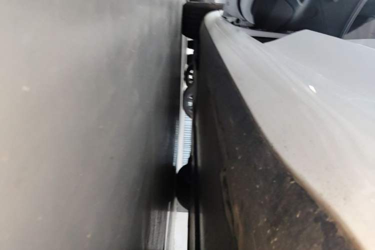 Used Tesla Model 3 2025 Model High-Performance All-Wheel-Drive Version Left Side Sill