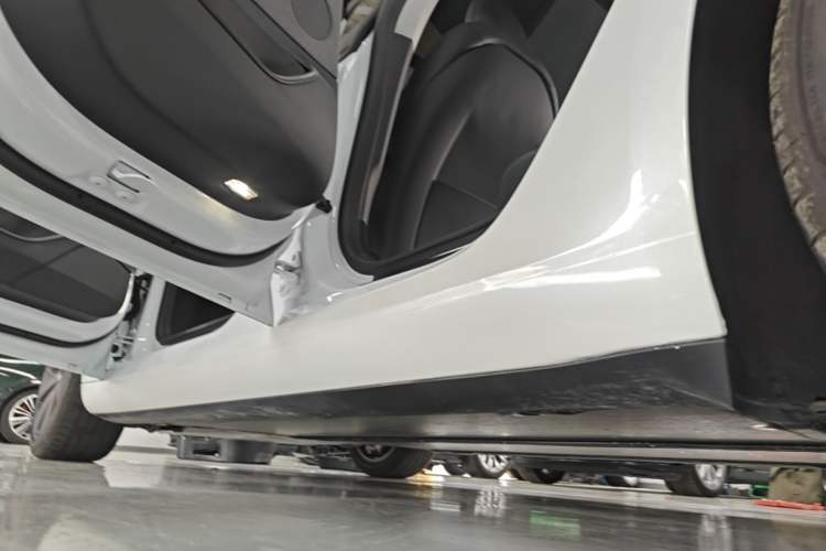 Used Tesla Model 3 2025 Model Revised Rear-Wheel-Drive Version Left Side Sill