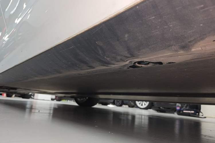 Used Tesla Model 3 2025 Model Revised Long-Range Rear-Wheel-Drive Version Left Side Sill