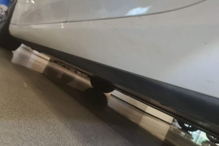 Used Tesla Model 3 2025 Rear-Wheel-Drive Version Left Side Sill