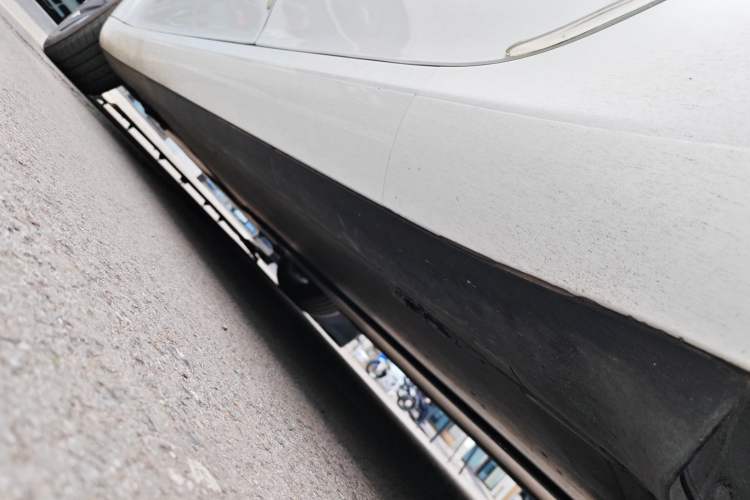 Used Tesla Model 3 2025 Long-Range All-Wheel-Drive Version Left Side Sill