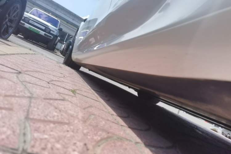 Used Tesla Model 3 2025 Long-Range All-Wheel-Drive Version Left Side Sill