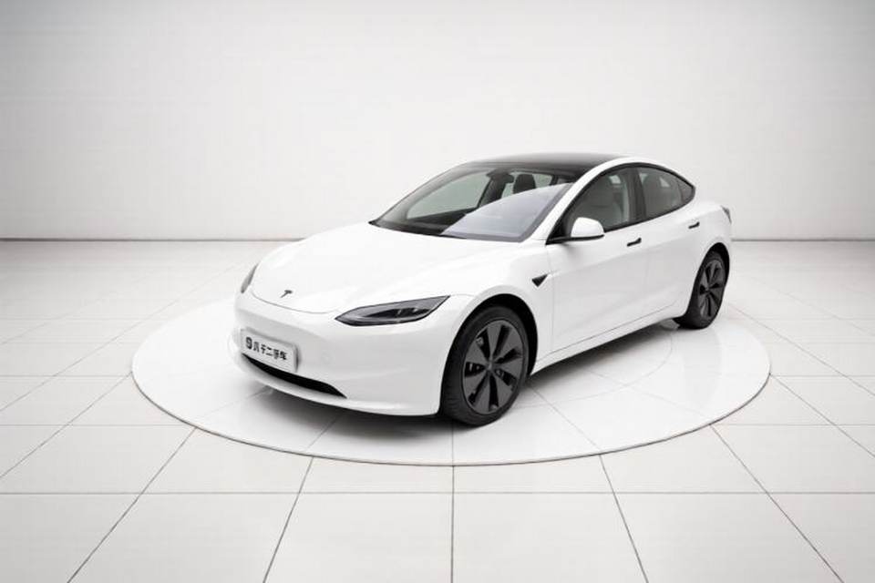 Tesla Model 3 2025