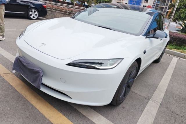 Used Tesla Model 3 2025 Long-Range All-Wheel-Drive Version
