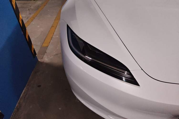 Used Tesla Model 3 2025 Model Revised Rear-Wheel-Drive Version Right Front Headlight