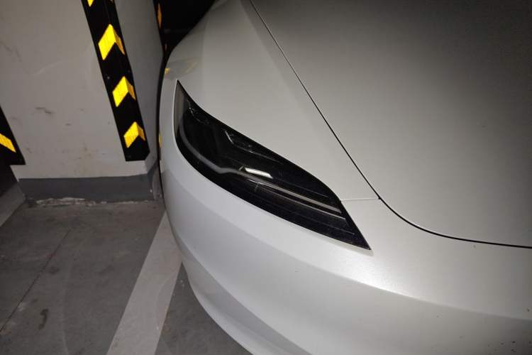 Used Tesla Model 3 2025 Long-Range All-Wheel-Drive Version Right Front Headlight