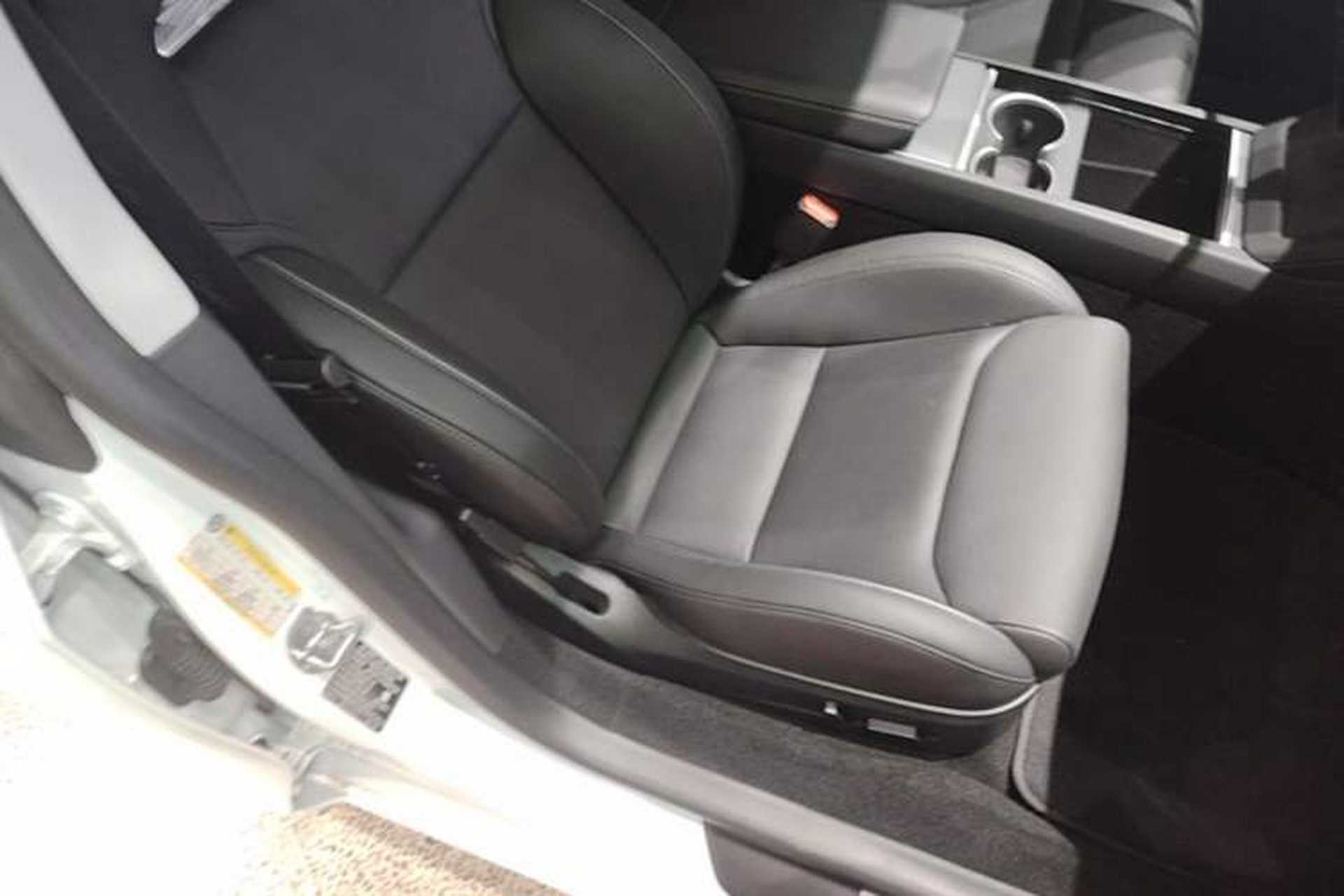 Used Tesla Model 3 2025 Model High-Performance All-Wheel-Drive Version Right Front Seat